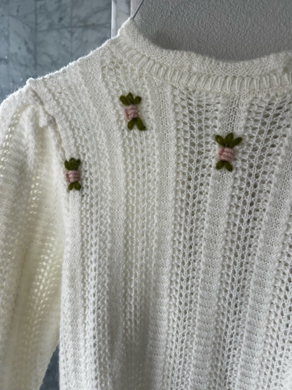 Women’s Small Astr Wool Cream Colored Floral Cropped Sweater - Picture 5 of 15